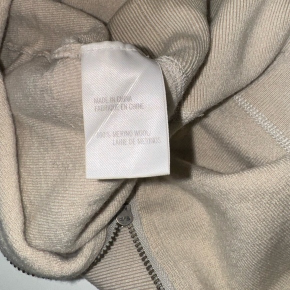 Theory 100% Merino Wool Turtle Neck Back Zipped Sweater - Picture 7 of 8